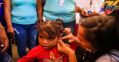 Más de 3.500 familias de Macuto atendidas en Plan de Atención a víctimas de la guerra económica en La Guaira