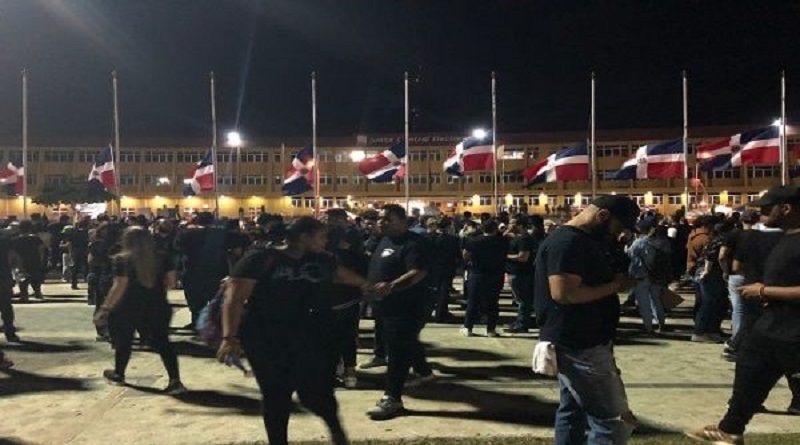 Continúan protestas en República Dominicana tras suspensión de comicios