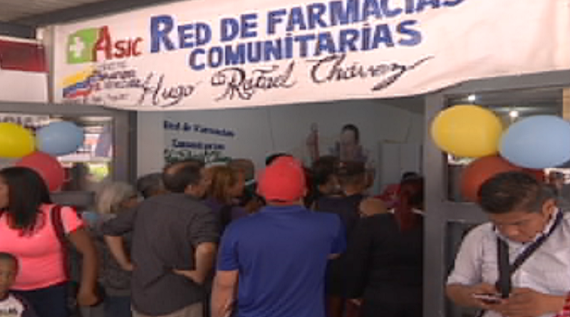 Habitantes de la Ciudad Socialista Tiuna disfrutan de la Farmacia Comunitaria número 20 en Caracas