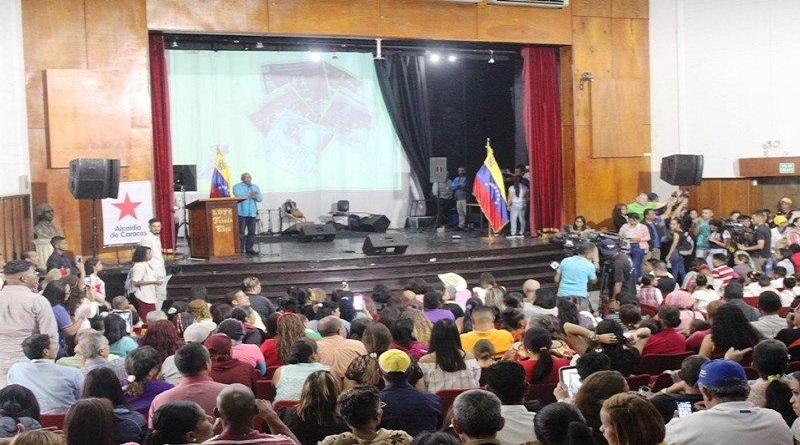 Más de 200 escolares y liceístas de Caracas participan en audiciones Talento de Corazón Juvenil