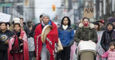 Indígenas protestan contra construcción de gasoducto en Canadá