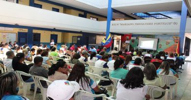 Docentes participan en el primer Encuentro Pedagógico de Supervisores en Sucre