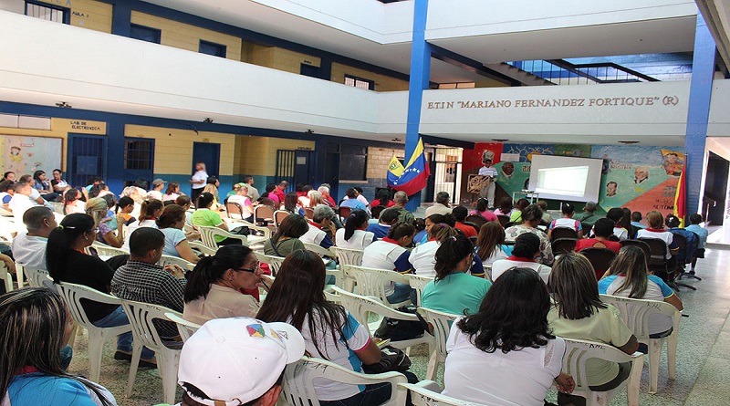 Docentes participan en el primer Encuentro Pedagógico de Supervisores en Sucre