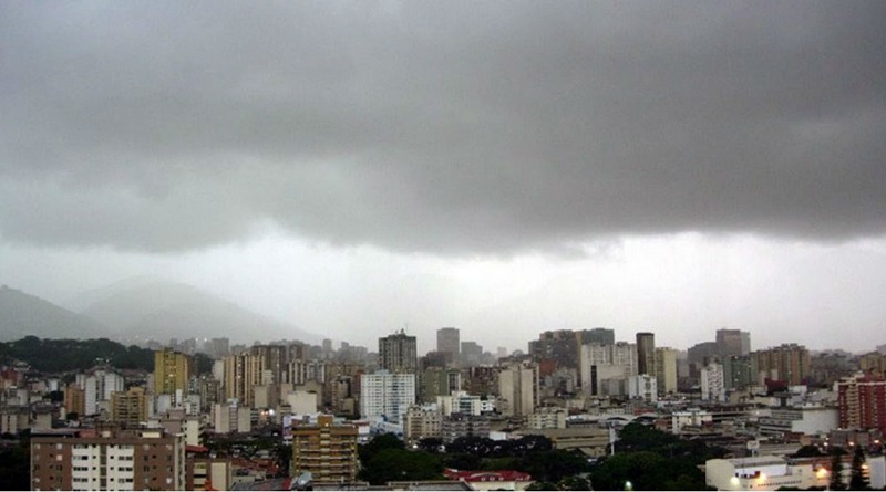 Áreas con gran nubosidad, precipitaciones y ocasionales descargas eléctricas en parte del territorio nacional para este lunes