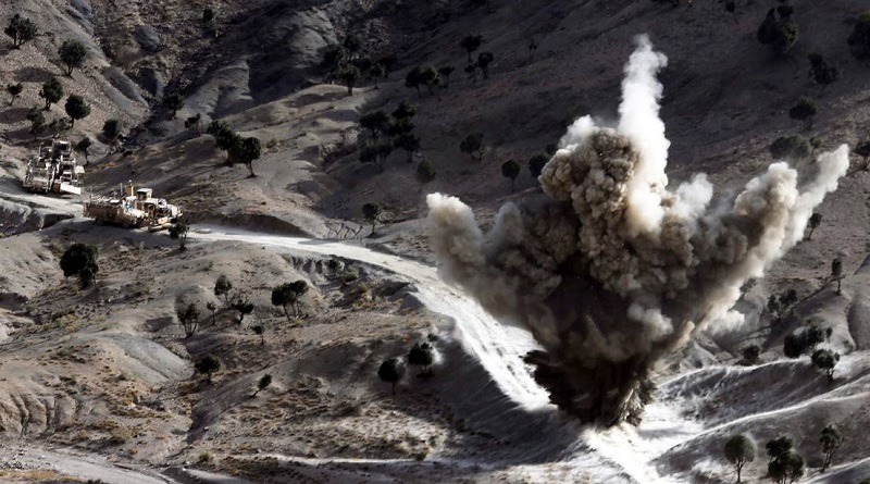 EE.UU. bombardeó a talibanes en Afganistán días después de firmar con ellos acuerdo para poner fin a 18 años de guerra