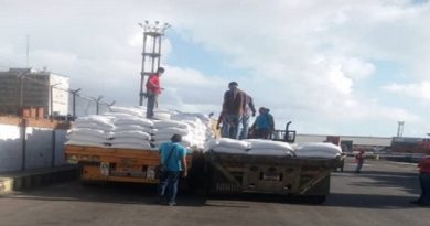 Descargan 3 mil toneladas de arroz blanco en muelle de Puerto Cabello