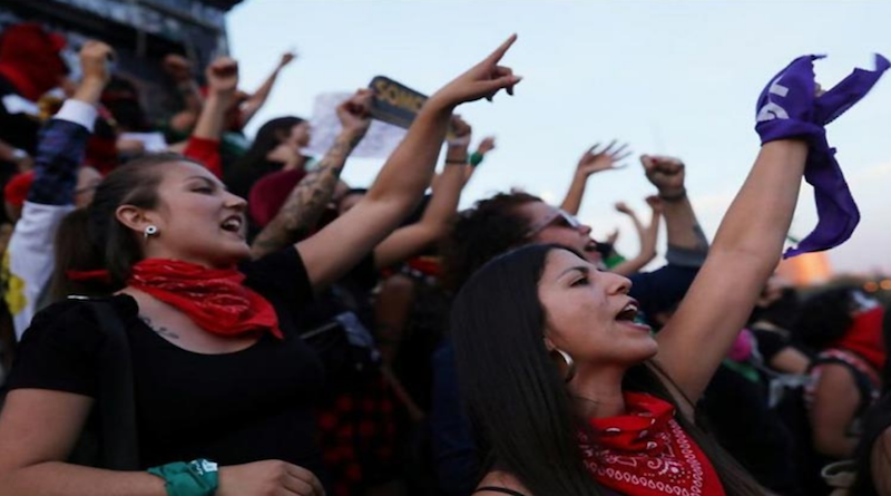Huelga general cumple segunda jornada de protestas feministas en Chile