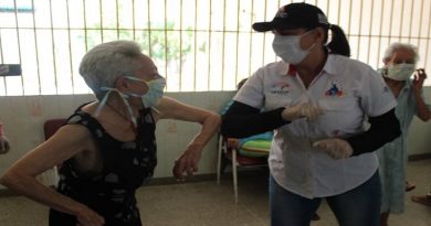 En Aragua abuelos de Ribas reciben insumos AntiCovid-19