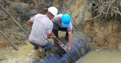 Reparan avería en tubo matriz de agua en Mamporal Miranda