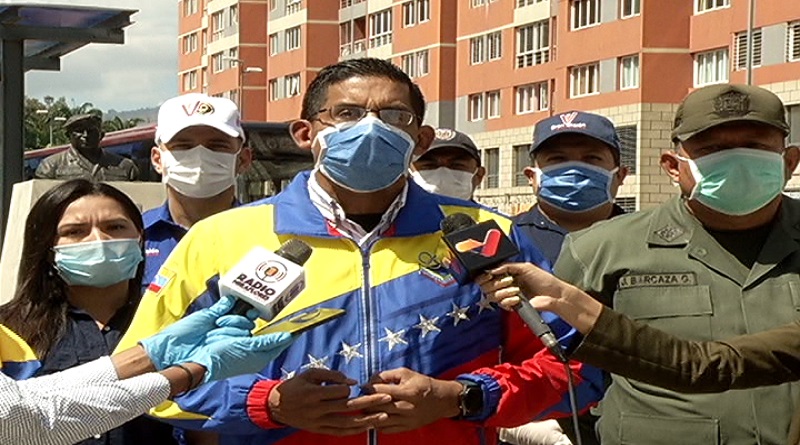 Ministro de Vivienda supervisó cumplimiento de cuarentena social en urbanismos de la GMVV