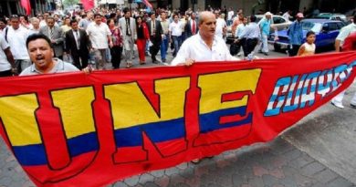 Trabajadores ecuatorianos rechazan recortes de Lenín Moreno