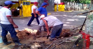 Cuadrillas del área de operación y mantenimiento del acueducto Guarenas Guatire de Hidrocapital