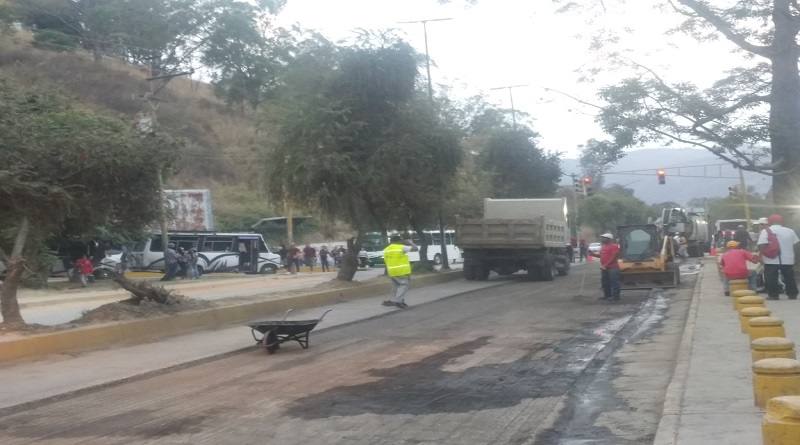 Con 2700 toneladas de asfalto rehabilitan vía desde la estación zoológico hasta Ruiz Pineda