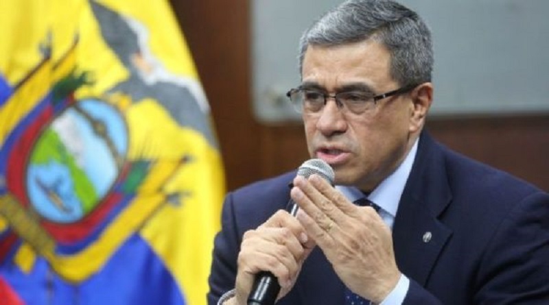 Ministro de Energía en Ecuador renunció a su cargo por problemas de salud