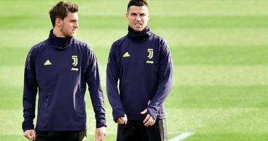 Daniele Rugani y Cristiano Ronaldo en un entrenamiento de la Juventus, en Turín (Italia), el 11 de marzo de 2019 (Massimo Pinca / Reuters)