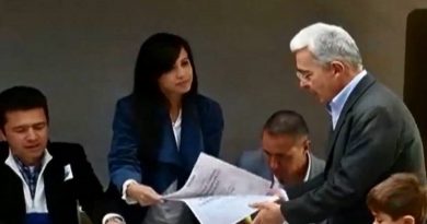 Corte Suprema de Colombia llama a indagación a Uribe por escándalo de audios sobre compra de votos para Duque