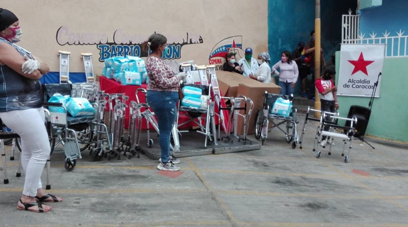 Entregan ayudas técnicas y medicinas a personas con discapacidad en la parroquia San Juan de Caracas