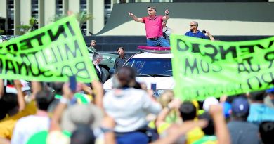Gobernadores de Brasil condenan apoyo de Bolsonaro a mítines para cerrar Congreso e instaurar dictadura militar