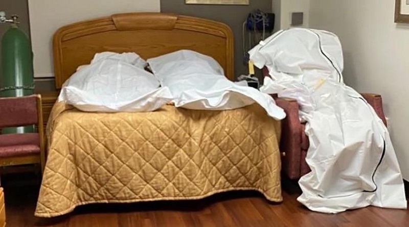 Muestran cadáveres apilados en cuartos de hospital como símbolo del colapso epidemiológico en EE.UU.