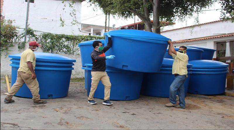 Entregan tanques de agua en 10 comunidades de Carrizal para fortalecer medidas de prevención ante el Covid-19
