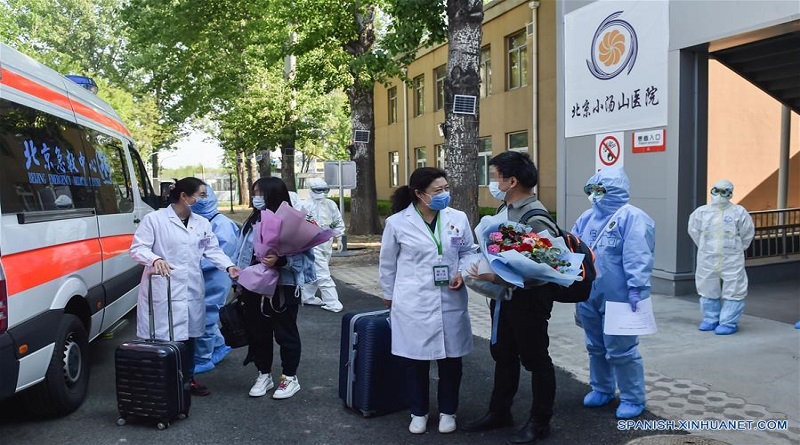 Hospital construido para tratar Covid-19 da de alta a todos sus pacientes en Beijing