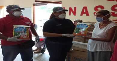 Abuelos de La Guaira reciben suplemento alimenticio durante cuarentena