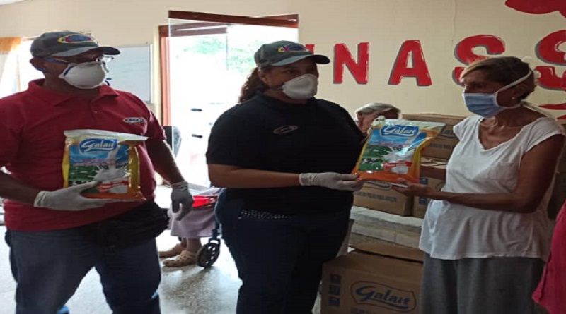 Abuelos de La Guaira reciben suplemento alimenticio durante cuarentena