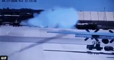 El proyectil pasó volando a unos metros de un avión de transporte C-130 Hercules de la Fuerza Aérea francesa, desplegado en Chad.