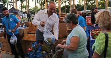 Marlins de Miami distribuye alimentos tras pandemia del coronavirus