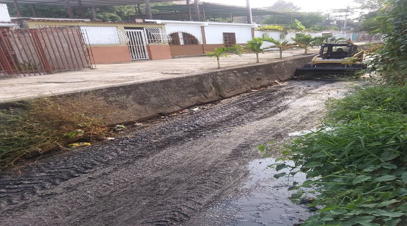 Ejecutan labores de limpieza y saneamiento de ríos, diques y quebradas en el municipio Bolívar en Aragua