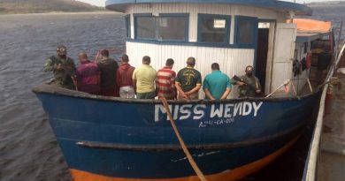Guardacostas aprenden en Río Orinoco a siete individuos con 3.500 lts de combustible