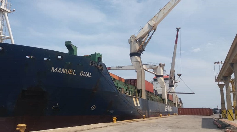 Buque Manuel Piar atracó en puerto de Maracaibo con 400 mil bolsas CLAP