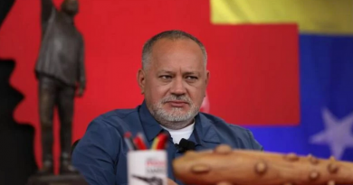 Bufetes vinculados a AD, PJ, UNT y VP reciben millones en comisiones
