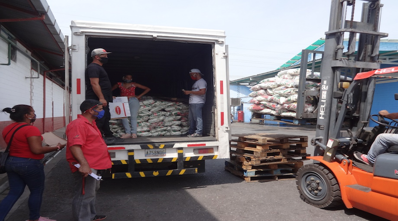 Mercal abastece más de 12 mil familias de Los Guayos con bolsas CLAP