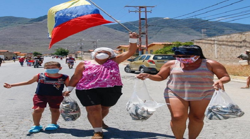 En Nueva Esparta más de mil 300 familias fueron atendidas con alimentos casa a casa