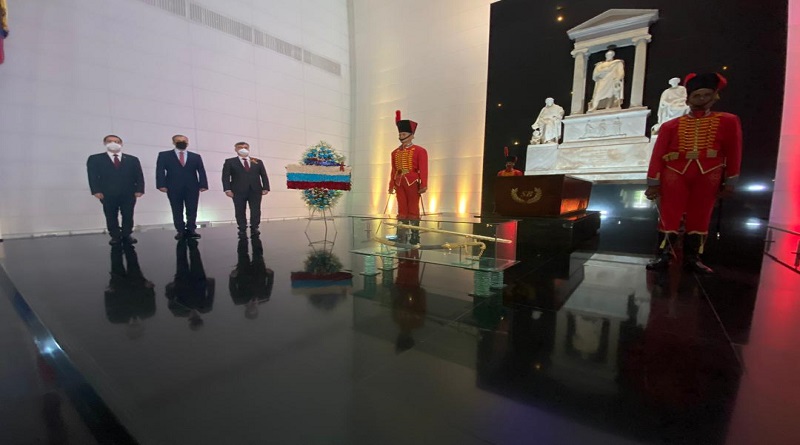 Autoridades conmemoraron 75 años de la Victoria del Ejército Rojo sobre los nazis