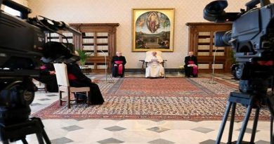 El Papa Francisco instó a una cooperación científica internacional para buscar una vacuna contra la Covid-19 y que está disponible para todos los países.