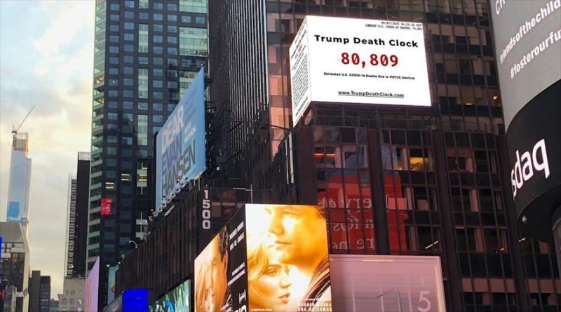 El Reloj de la muerte de Trump en la plaza de Times Square en Nueva York, EE.UU.