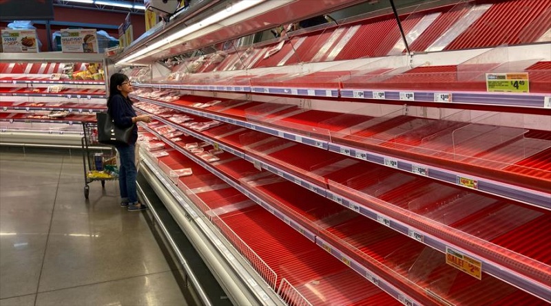 Trabajadores infectados: La carne se convierte en alimento para ricos en EE.UU. por la pandemia