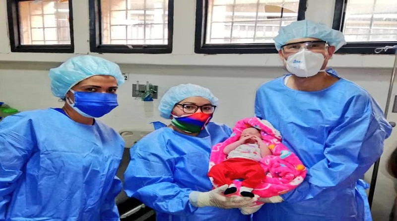 Nacen sanos niños de madres venezolanas que regresaron desde Colombia huyendo de la xenofobia