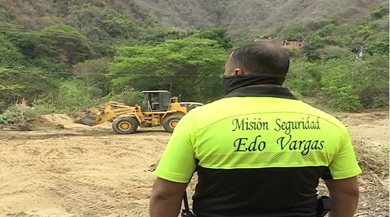 Equipo de Gestión de Riesgo atiende sistema de represas para prevenir daños por lluvias en vertiente norte del Guarairarepano en La Guaira