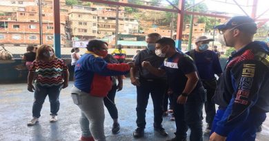 Ministerio del Deporte entrega dotación de implementos deportivos en barrio José Félix Ribas de Petare