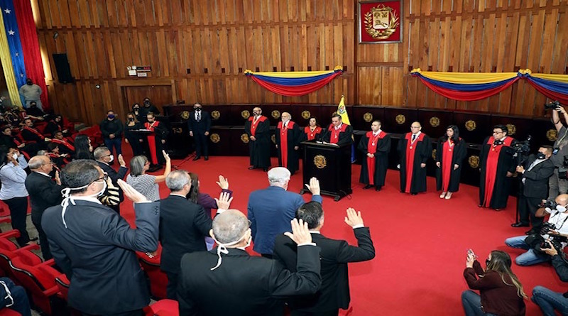 Presidente del TSJ juramenta a rectores y rectoras del CNE