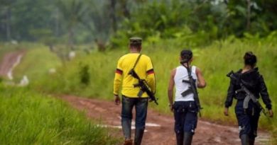 Grupos paramilitares impidieron y prohibieron que su cadáver se le hiciera el levantamiento por parte de las autoridades. | Foto: Twitter @CINEP_PPP
