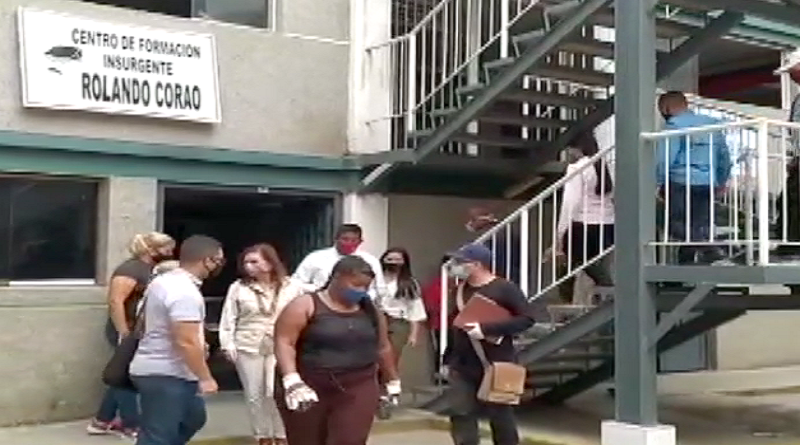 Pobladores de urbanismo GMVV en La Vega participa en 10° Jornada de Desinfección y embellecimiento