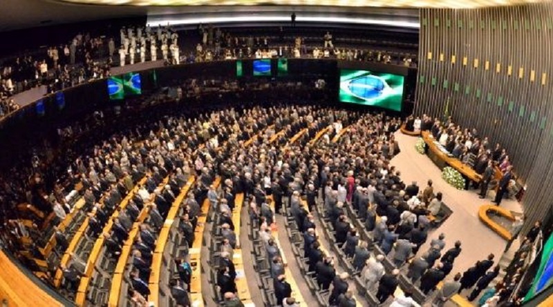 Senado de Brasil evaluará aplazamiento de elecciones municipales por Covid-19