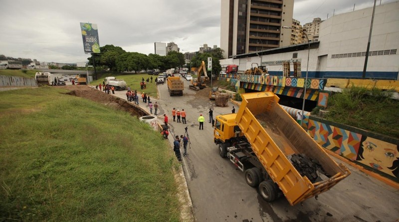 Gobierno Nacional ejecuta obras de reparación en falla de drenaje de tuberías en el Distribuidor Altamira
