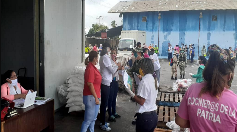 Distribuyen 4 mil 919 combos de alimentos y 3 toneladas métricas de “Nutrichicha” a escuelas del estado Bolívar