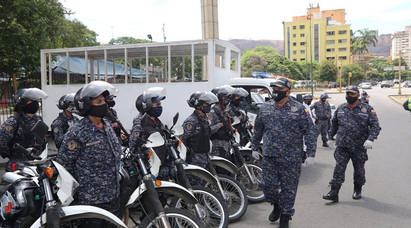 Funcionarios de la PNB garantizan fiel cumplimiento de medidas de bioseguridad en la parroquia Sucre en Caracas