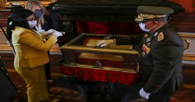 Vicepresidenta Delcy Rodríguez encabeza ceremonia de apertura del Arca que contiene el Libro de Actas del Supremo Congreso de 1811
